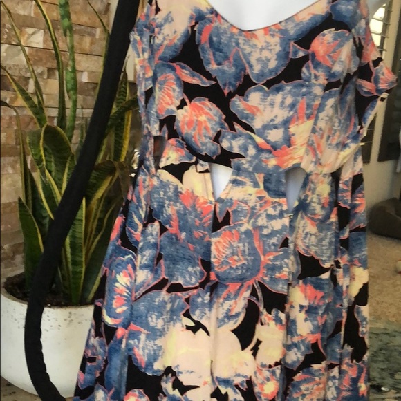 Jumpsuit - Picture 2 of 3